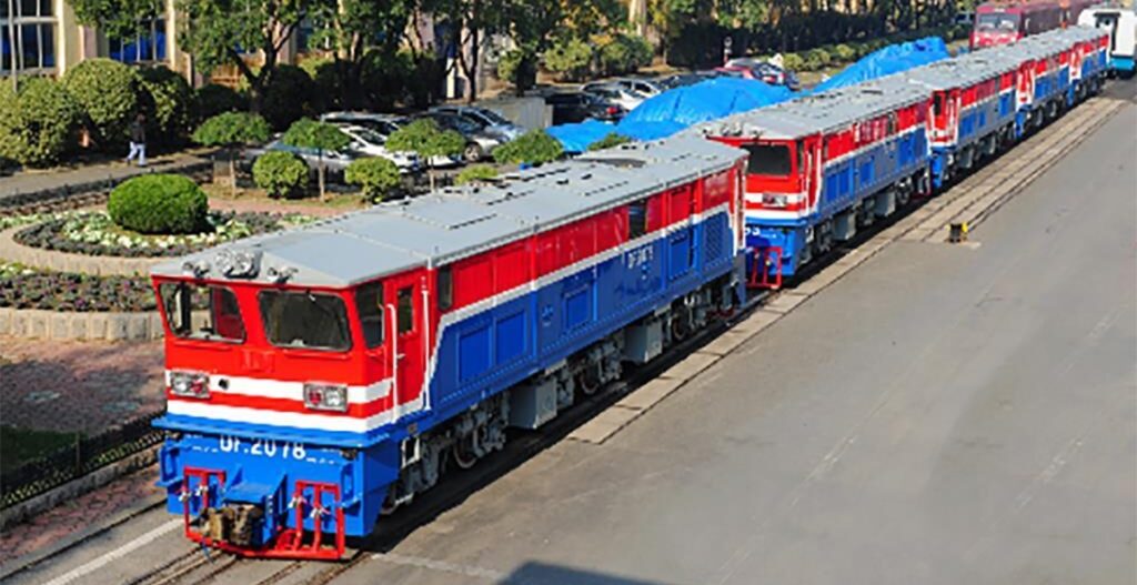 MYANMAR DIESEL TRAIN