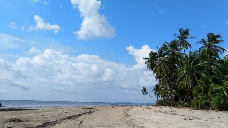 CHAUNG THA BEACH
