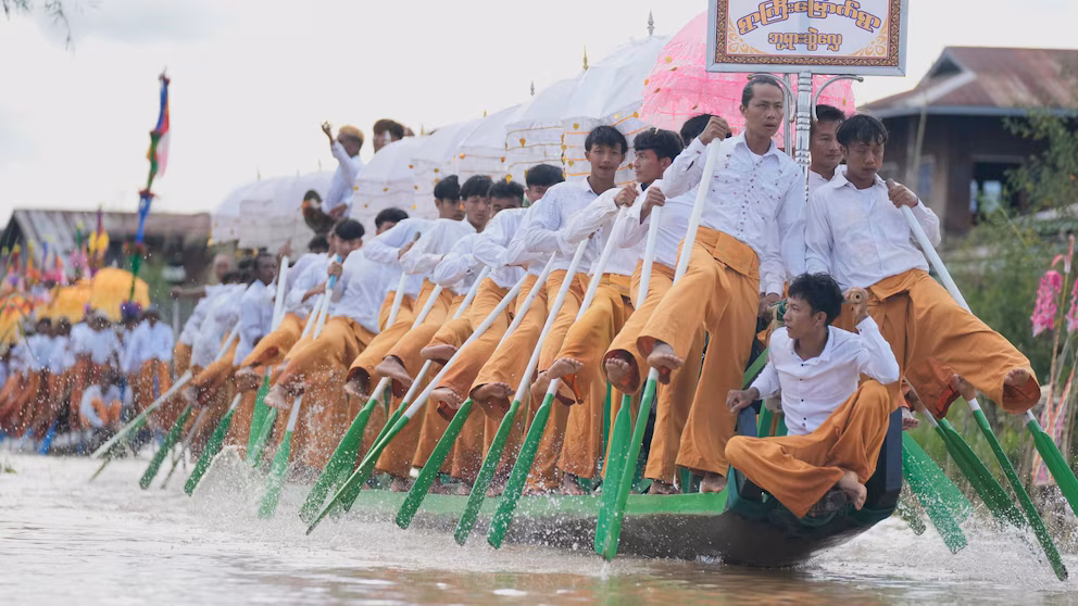 Spectacular Myanmar lake festival shines