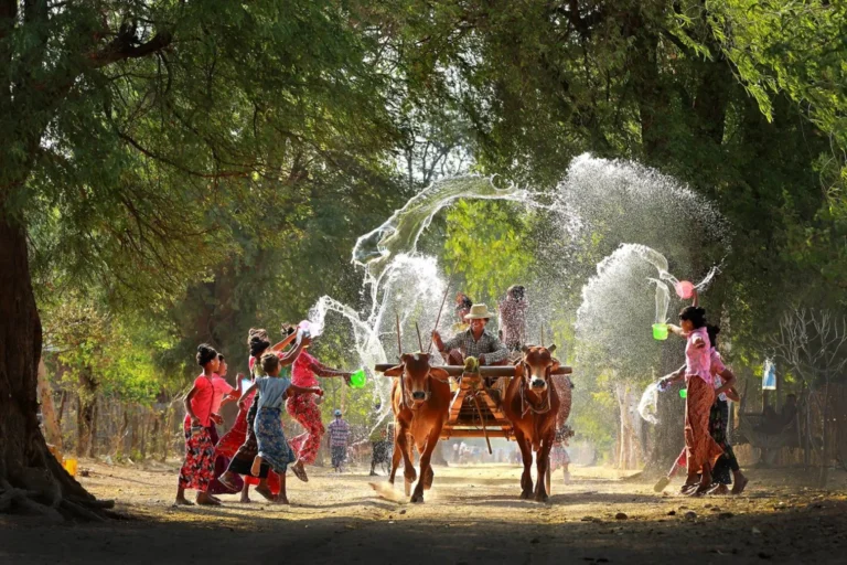 Myanmar-Thingyan-Festival-Myanmar-Thingyan-Festival-11