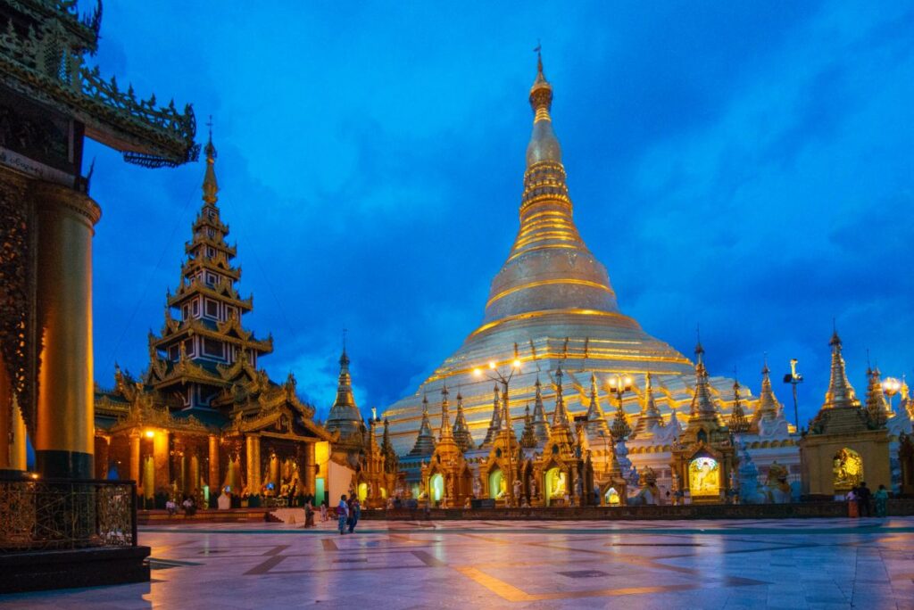 Shwedagon Pagoda02